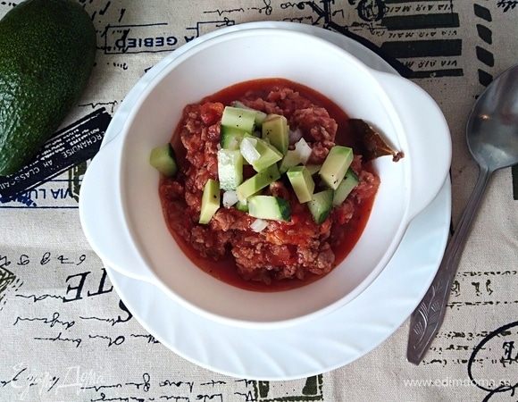 Чили кон карне (Chili con carne) с сальсой из авокадо