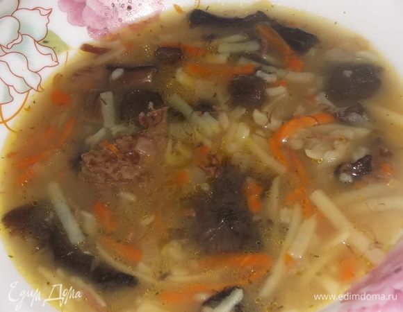 Рисовый суп с грибами и тушенкой