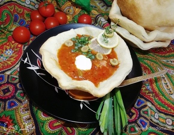 Рецепт: Идеальная солянка с говяжьим языком, маслинами и копченым салом - Наваристая и сытная