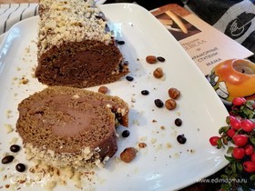 Кофейный рулет с фундуком и шоколадной пастой