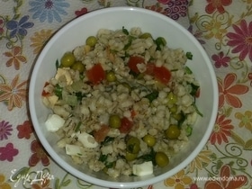 Салат из перловой крупы и овощей