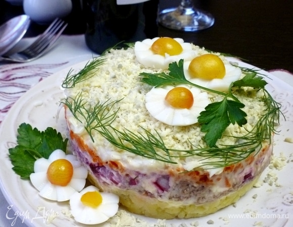 Салат с печенью минтая, 4 рецепта приготовления пошагово с фото