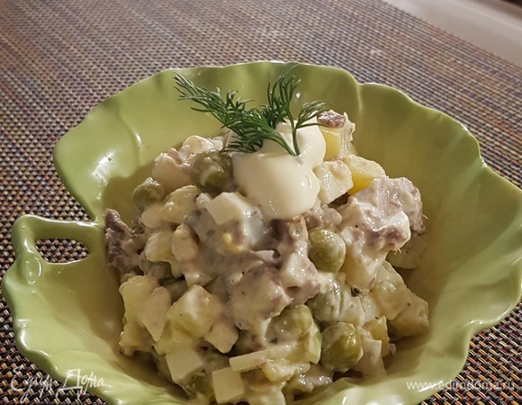 Салат с рыбными консервами, яйцом и сыром – пошаговый рецепт приготовления с фото
