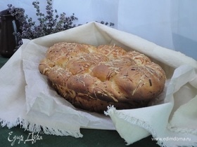Итальянский хлеб с пармезаном и орегано
