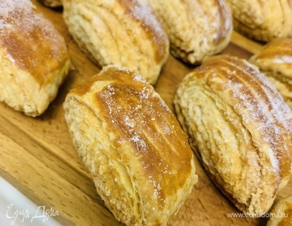 Печенье из слоеного теста с пармезаном – Классический рецепт с фото для приготовления дома