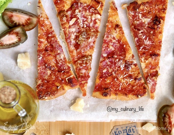 Рецепт вкусной пиццы с колбасой и сыром в духовке с домашним соусом и тестом