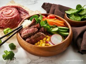 Боул с говядиной, рисом и овощами