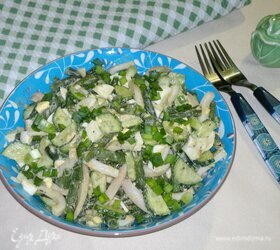 Салат с огурцами, стручковой фасолью и кальмарами