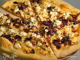 Пицца с овощами и сыром фета по-гречески