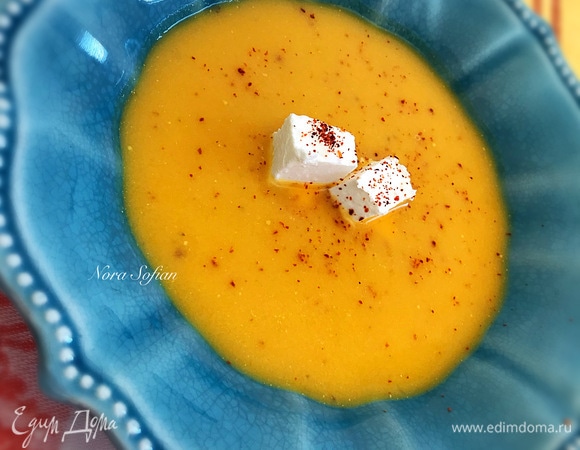 Классический тыквенный суп пюре со сливками и чесноком