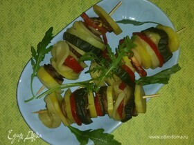 Шашлычки из овощей и моцареллы