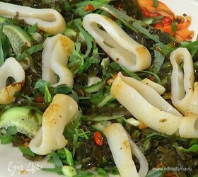 Салат из морской капусты с кальмарами и тархуном