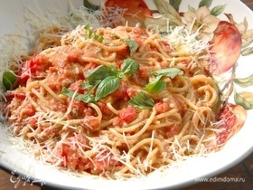 Спагетти с анчоусами, каперсами и миндалем