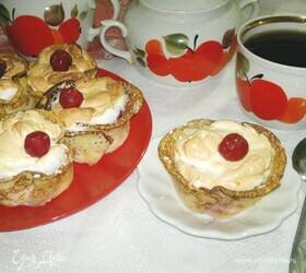 Запеченные рисовые блинчики с творогом и вишней