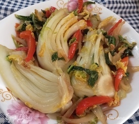 Пекинская капуста с овощами