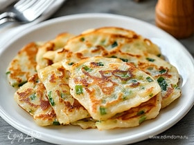 Постные блины с луком