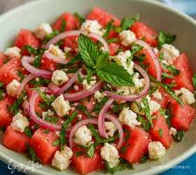 Арбузный салат с адыгейским сыром и мятой