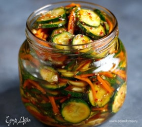 Кабачки по корейски в банке