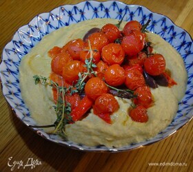 Хумус из фенхеля с запеченными помидорами и перцем чили