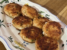 Рубленые котлеты из лосося и трески