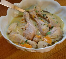 Куриное фрикасе с овощами и шалфеем