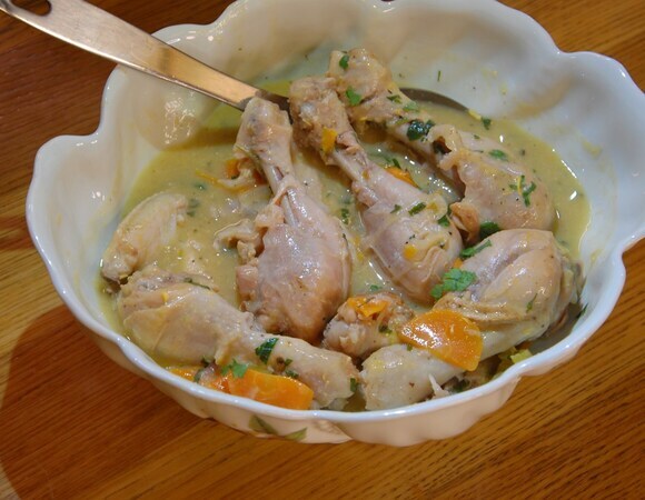 Куриное фрикасе с овощами и шалфеем