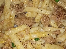 Макароны с фаршем в сырном соусе