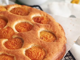 Творожный пирог с абрикосами